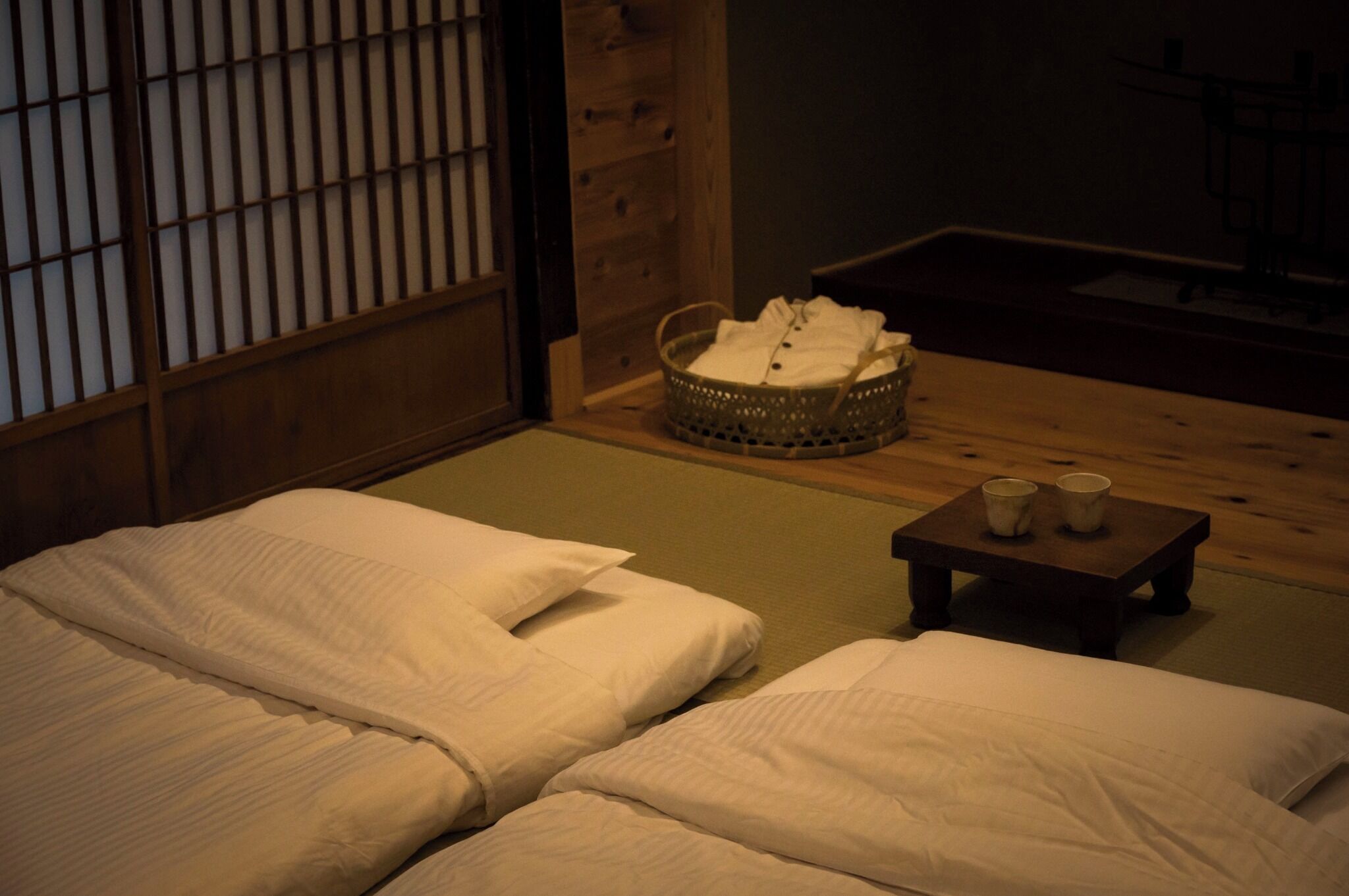 3 室のベッドルーム、デスク、WiFi (無料)、ベッドシーツ