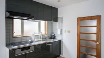 Fridge, microwave, stovetop, cookware/dishes/utensils