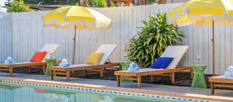 Tropical Retreat on Sheridan • Near Beach & Parks