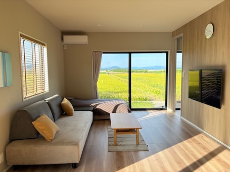 TV. Lake Biwa 5minute walk to Haginohama Beach newl / Takashima Shiga