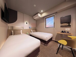1 bedroom, desk, free WiFi, bed sheets
