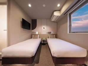 1 bedroom, desk, free WiFi, bed sheets