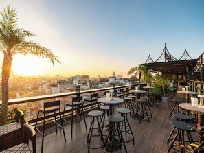 2 bars/lounges, rooftop bar, lobby lounge - Hanoi Splendid Premium Hotel  (Hanoi)