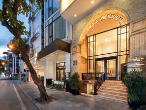 A hotel entrance with a sign reading "Splendid Premium". - Hanoi Splendid Premium Hotel  (Hanoi)