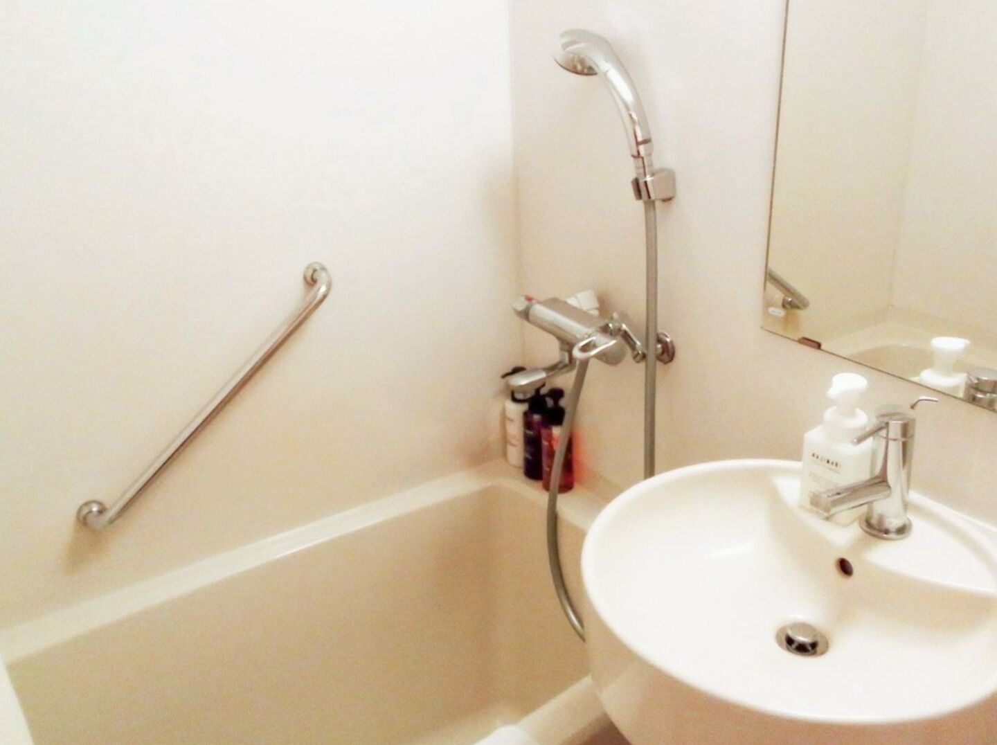 Hair dryer, towels