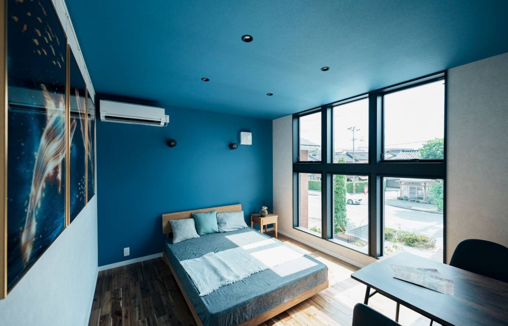 2 bedrooms, desk, WiFi (free), bed sheets