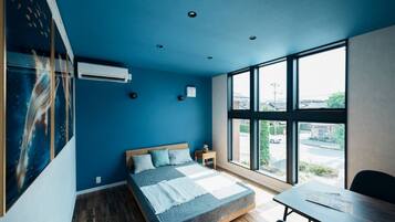 2 bedrooms, desk, WiFi (free), bed sheets