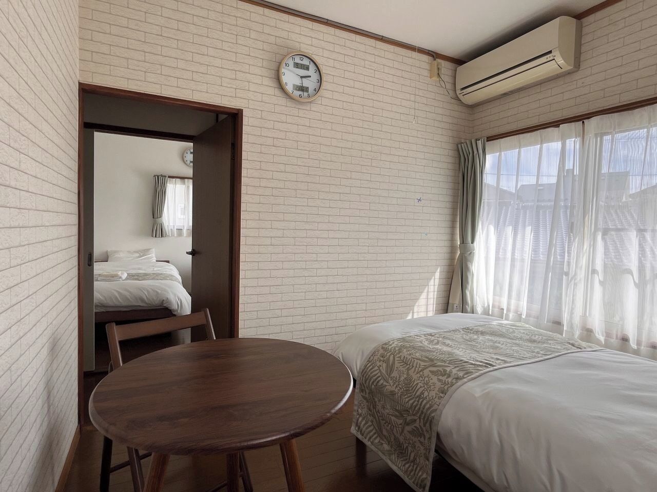 3 bedrooms, desk, free WiFi, bed sheets