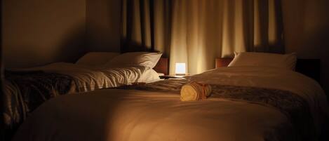 3 chambres, bureau, Wi-Fi gratuit, draps fournis