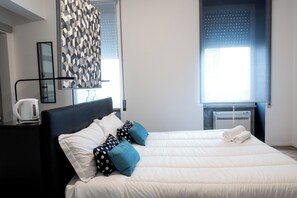 4 bedrooms, WiFi, bed sheets - The Black and White (Siracusa)