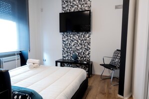 4 bedrooms, WiFi, bed sheets