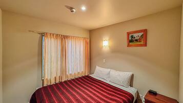 1 soverom, strykejern/-brett, wi-fi (inkludert) og sengetøy