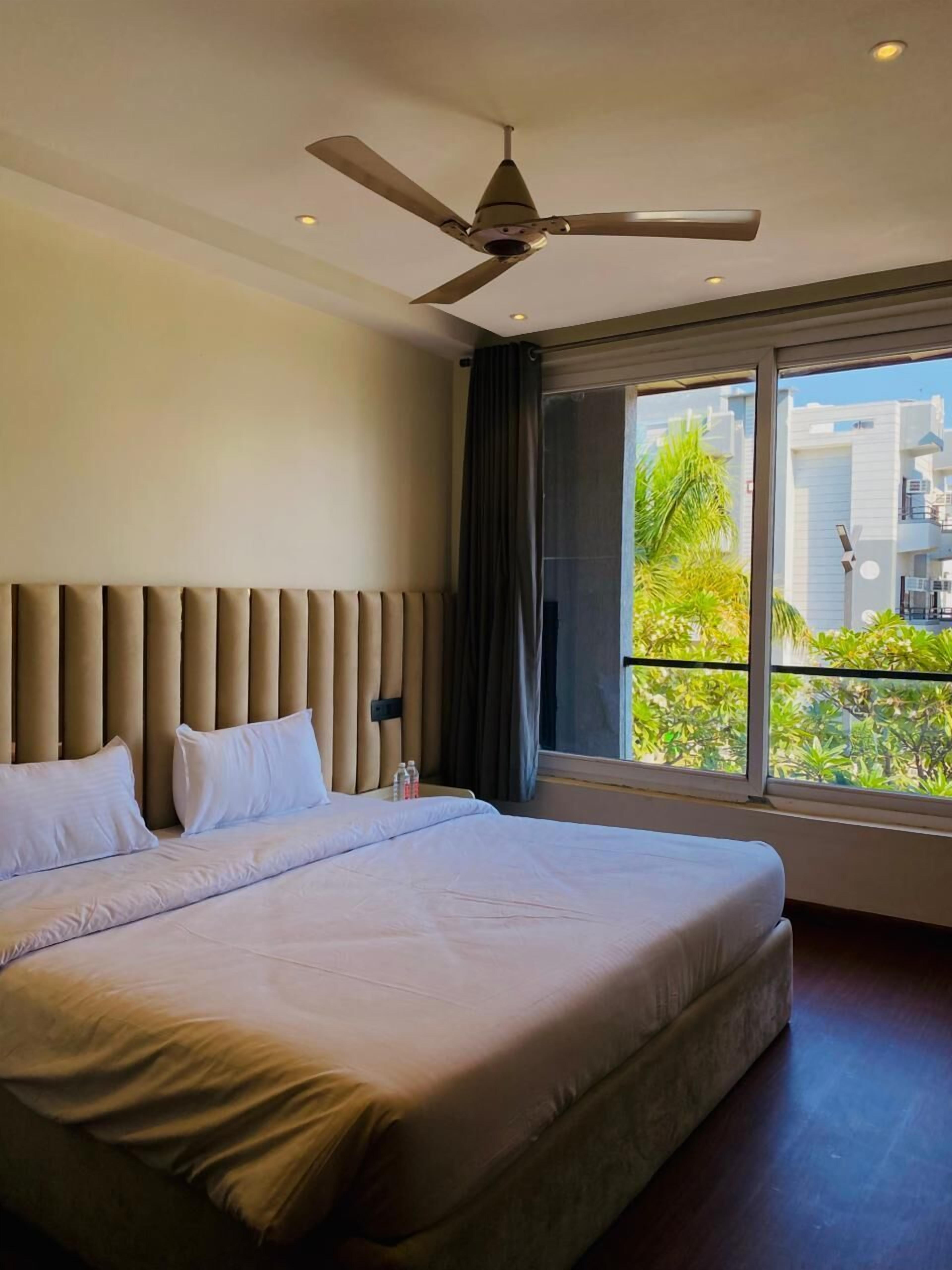 Familjesvit | Mörkläggningsgardiner, strykjärn/strykbräda, gratis wi-fi och sängkläder