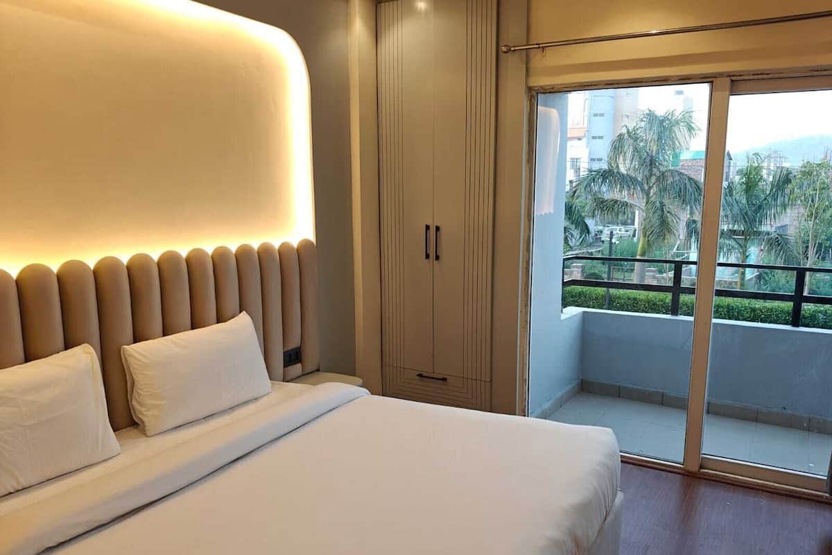 Premium-Zimmer, 1 Schlafzimmer, Nichtraucher, Blick auf den Innenhof | Verdunkelungsvorhänge, Bügeleisen/Bügelbrett, kostenloses WLAN