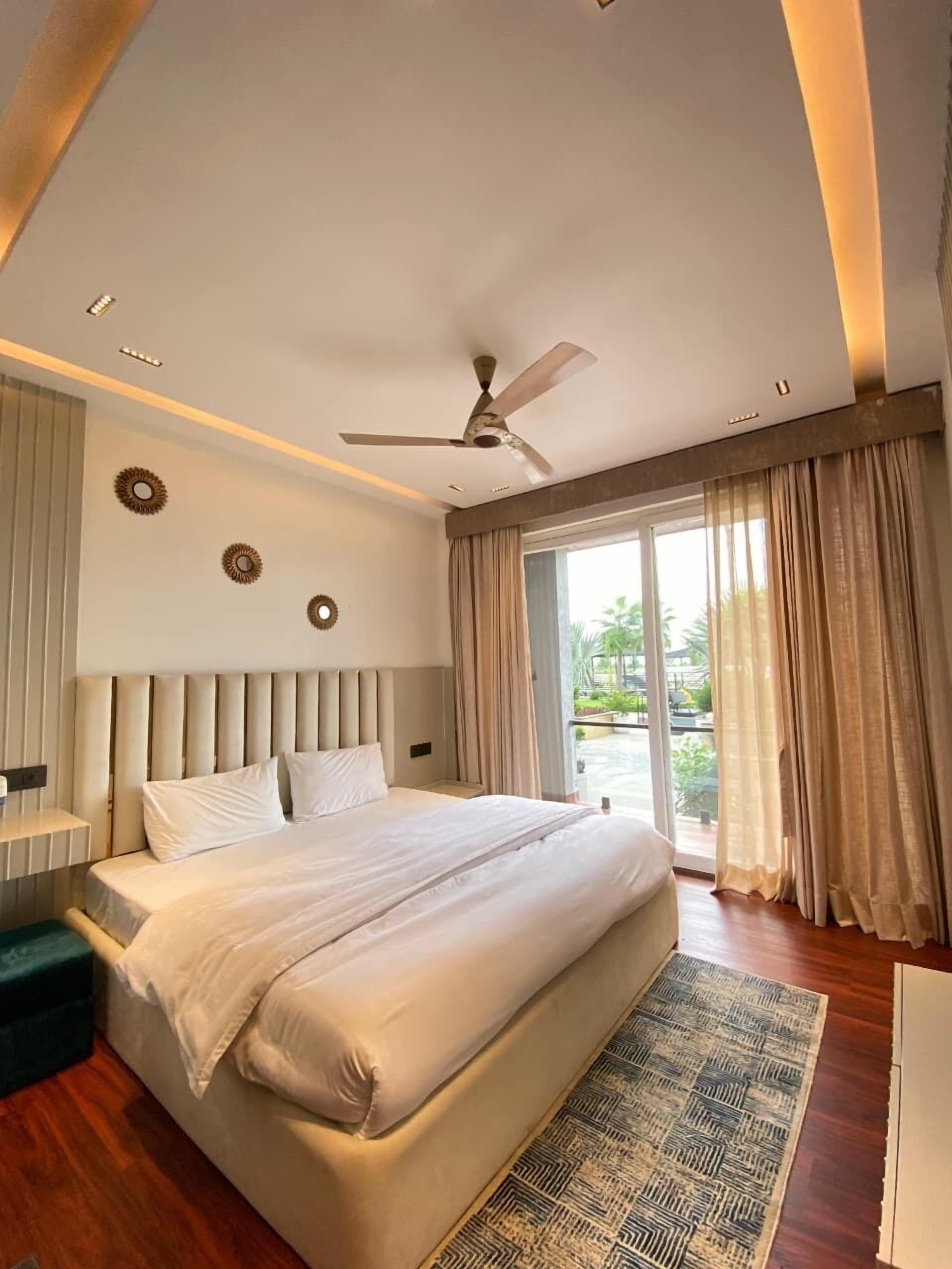 Svit Premium | Mörkläggningsgardiner, strykjärn/strykbräda, gratis wi-fi och sängkläder