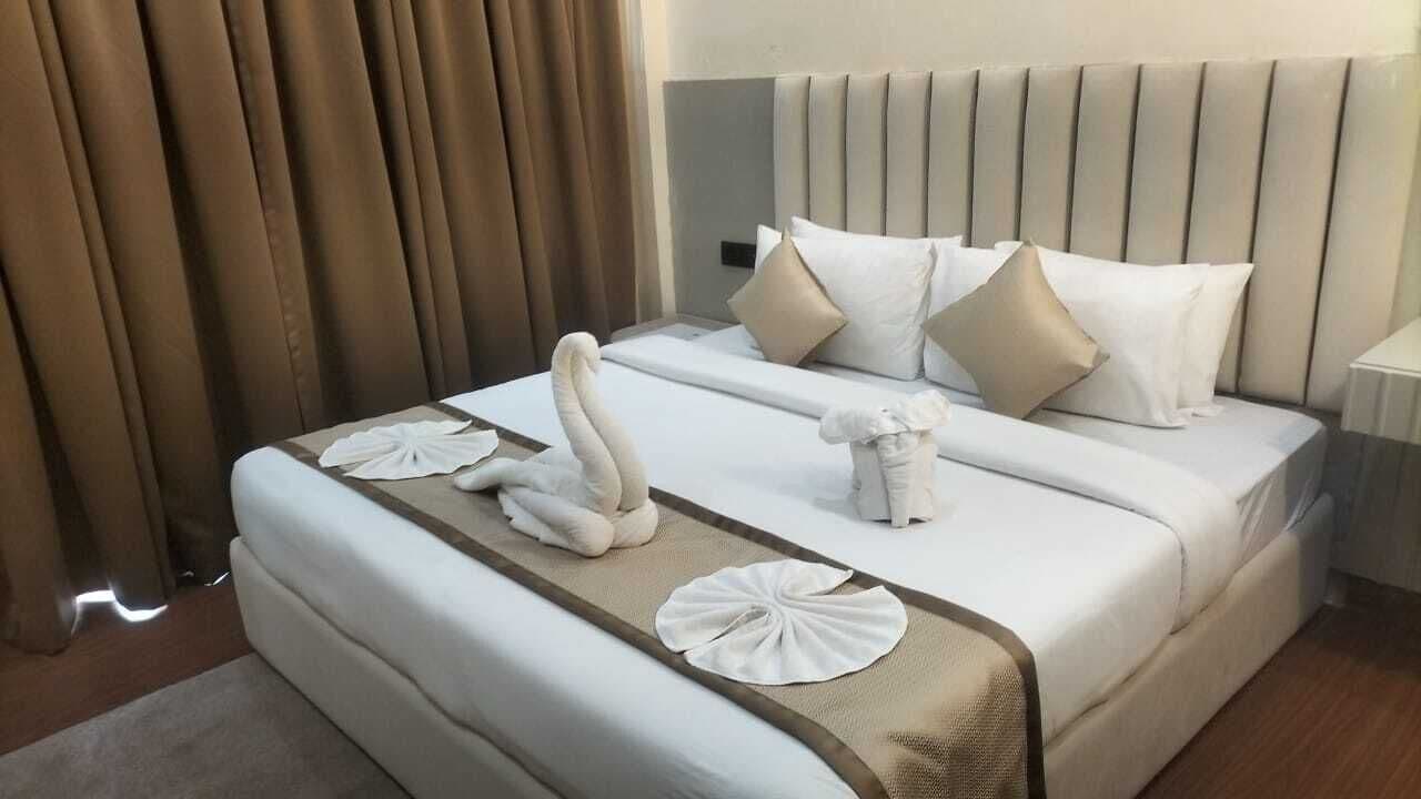 Premium-Zimmer, 3 Schlafzimmer, Blick auf den Innenhof | Verdunkelungsvorhänge, Bügeleisen/Bügelbrett, kostenloses WLAN