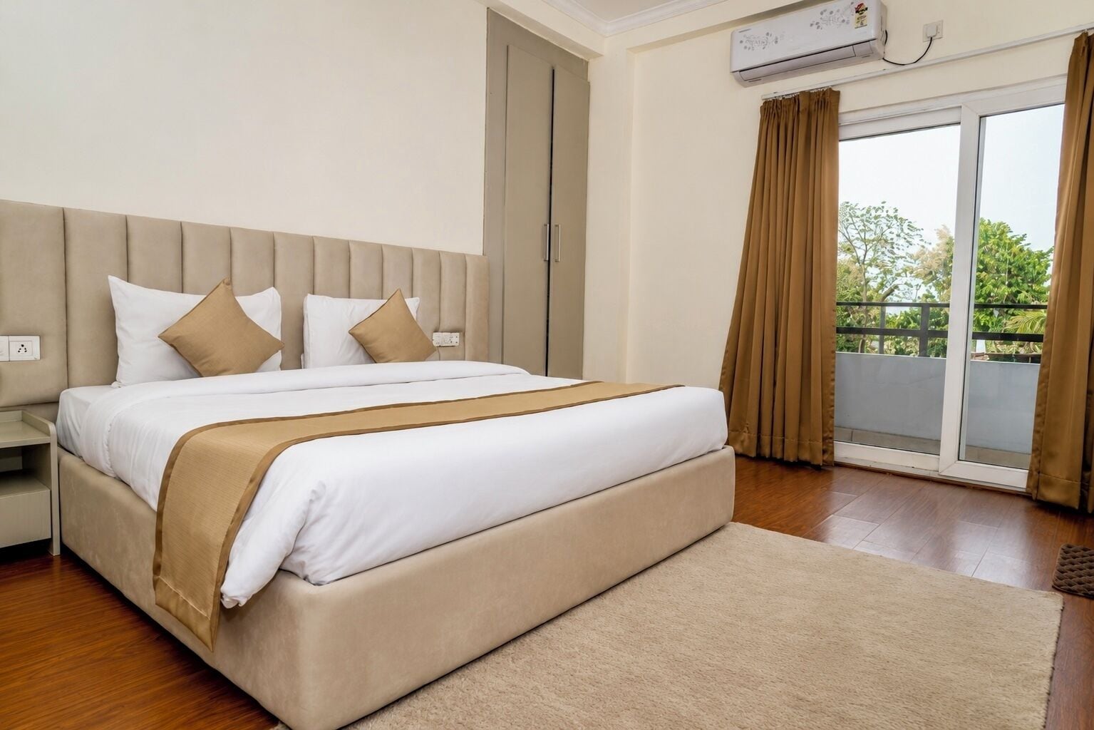 Premium Two Bedroom | Blackout drapes, iron/ironing board, free WiFi, bed sheets