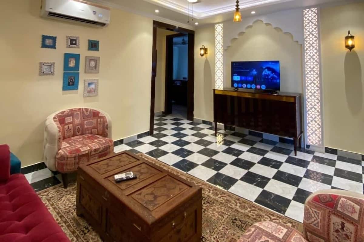 Svit Royal | Vardagsrum | LED-tv