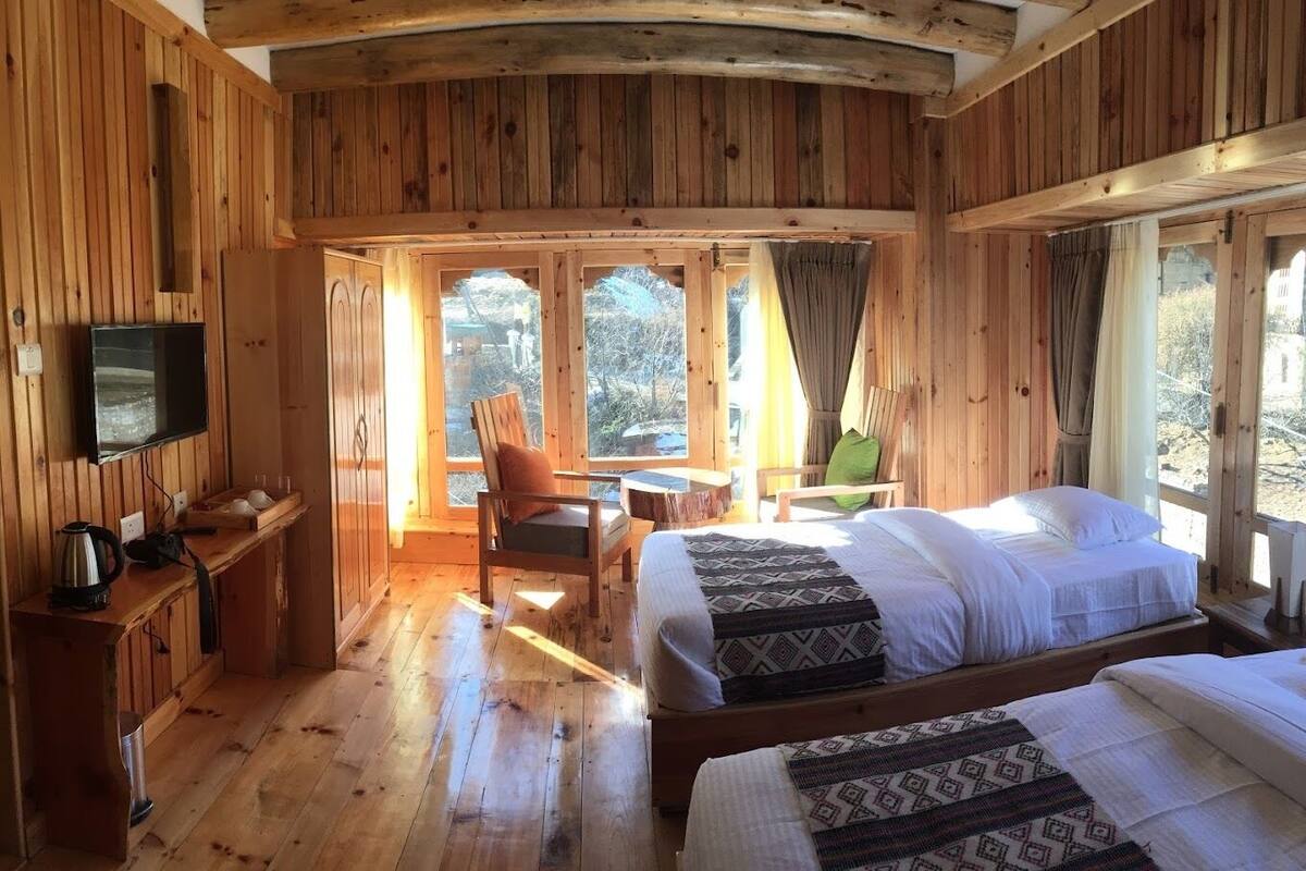 Chambre Confort Double ou avec lits jumeaux, balcon, vue colline | Vue sur le jardin