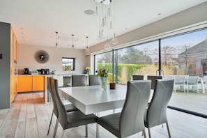 Dining - Whitstable | 4 bd | Pool | Games Room | Cinema (Kent)