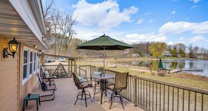 Near Hiking: Lakefront Getaway in Campbellsport!