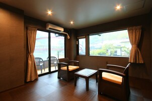 Family Room, Non Smoking, River View | Free WiFi, bed sheets