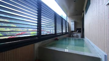 基本雙床房 | 浴室 | 風筒、番梘、洗頭水、廁紙