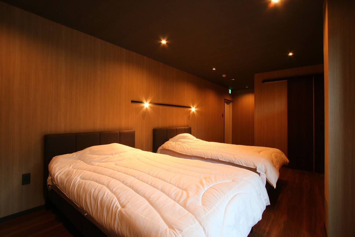 Basic Twin Room | 1 bedroom, free WiFi, bed sheets