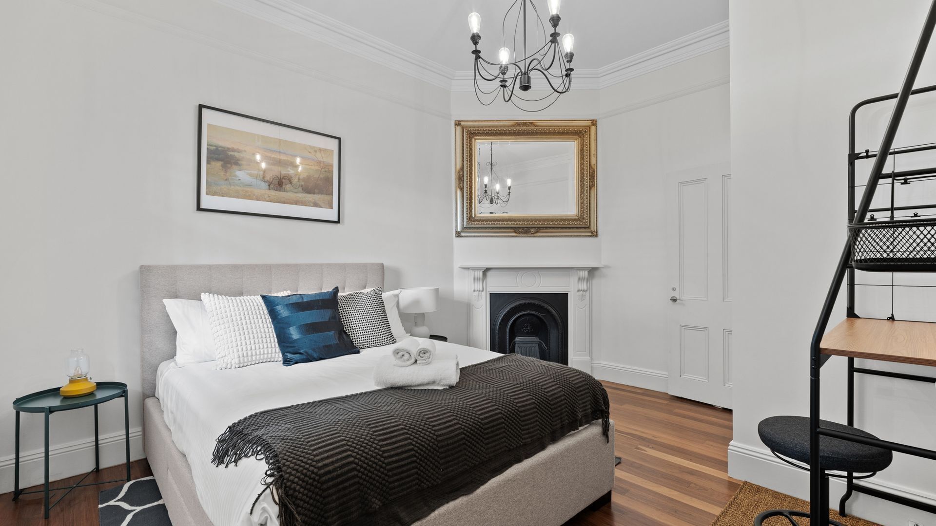 3 bedrooms, desk, iron/ironing board, free WiFi