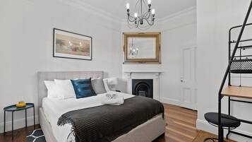 3 bedrooms, desk, iron/ironing board, free WiFi