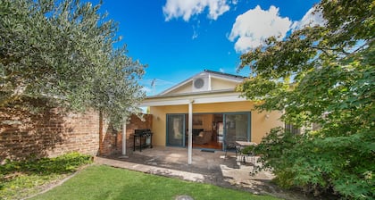 Coachman's Cottage - Cosy Charm, Pets Welcome