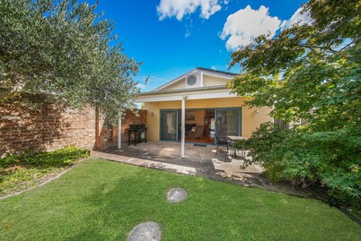 Coachman's Cottage - Cosy Charm, Pets Welcome