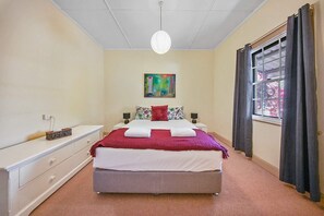 2 bedrooms, iron/ironing board, travel cot, WiFi