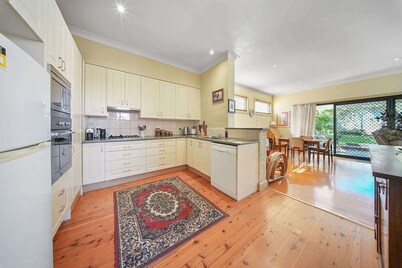 Coachman's Cottage - Cosy Charm, Pets Welcome