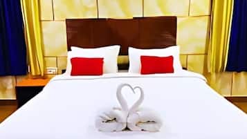 Super Deluxe Room Garden Facing | Bed sheets