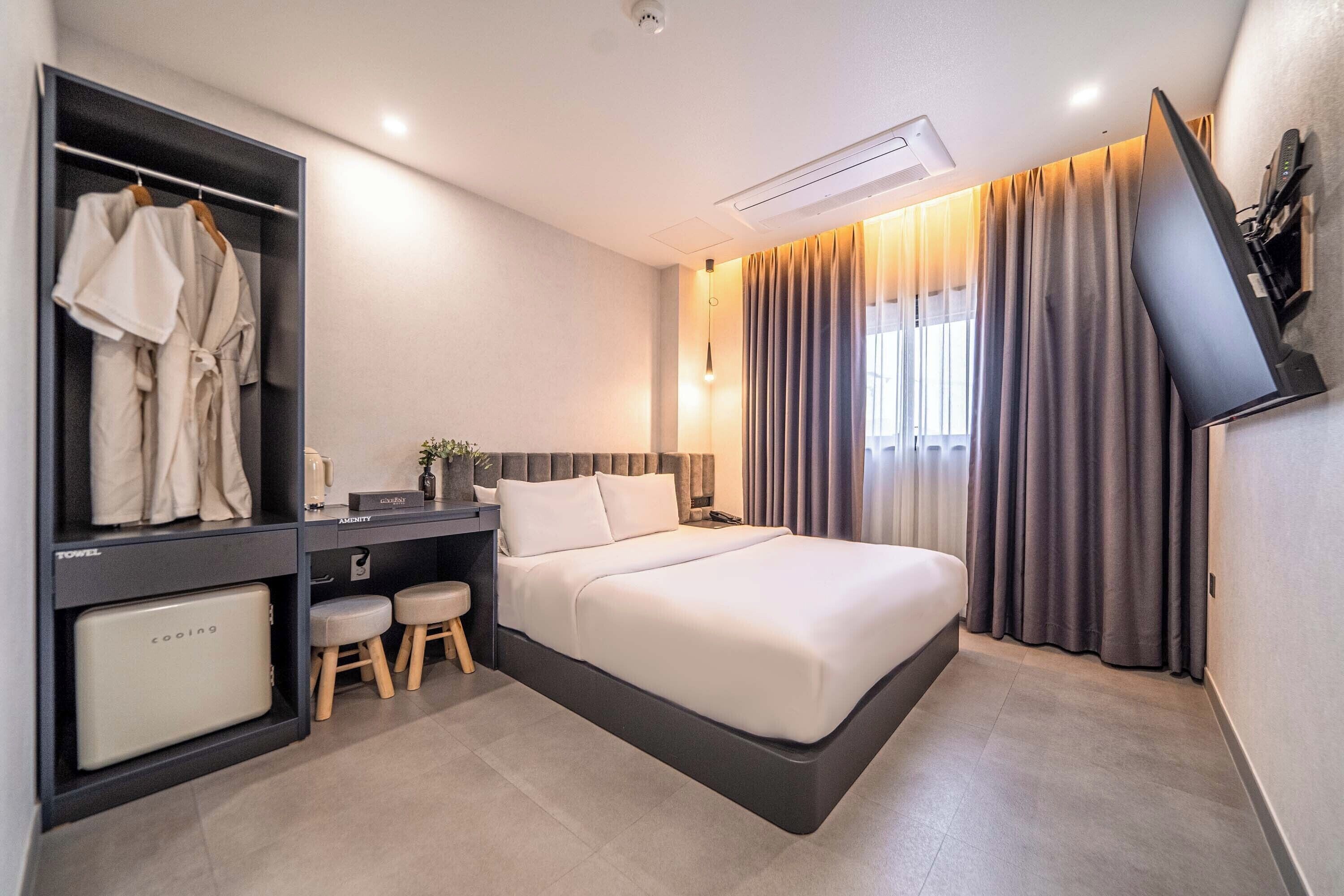 Standardzimmer | Hochwertige Bettwaren, Pillowtop-Betten, Schreibtisch