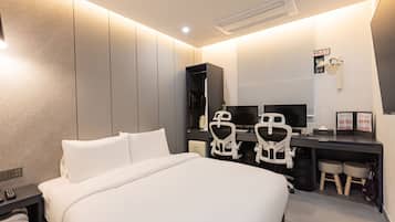 Ropa de cama de alta calidad, colchones con pillow-top y escritorio