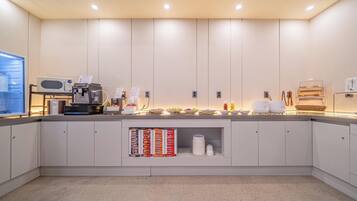 Free daily self-serve breakfast