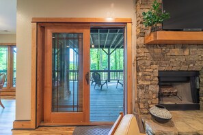 Interior - Beautiful family home located close to the Casino, Downtown Murphy. (Marble)