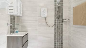 Shower, towels