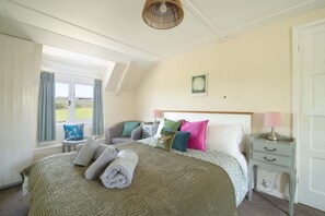 2 dormitorios, escritorio, tabla de planchar con plancha y wifi