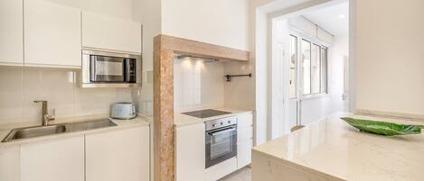 Fridge, microwave, oven, dishwasher