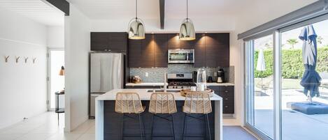 Fridge, microwave, stovetop, dishwasher