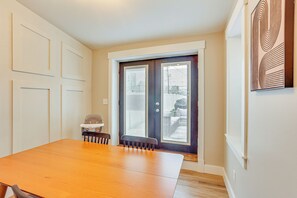 Dining - Family-Friendly Townhome w/ Patio in Columbia! (Columbia)