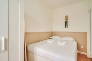 Ferros/tábuas de passar roupa, Wi-Fi, roupa de cama