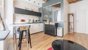 Private kitchen - ParisConciergerie - 1BR apartment with AC (Paris)