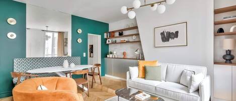 テレビ、書斎 / ワークスペース