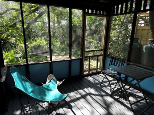 Tree House Hideaway, Your Zen Awaits!