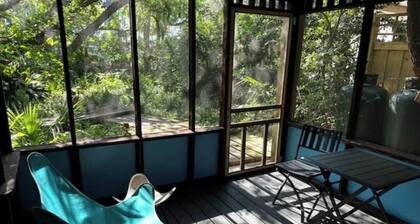 Tree House Hideaway, Your Zen Awaits!