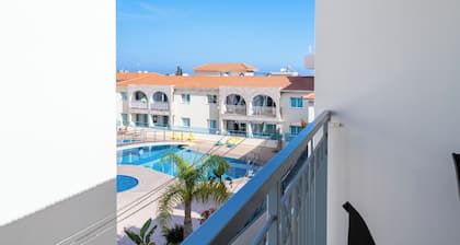 Quint - 2-Bedroom Apt & Pool in Protaras